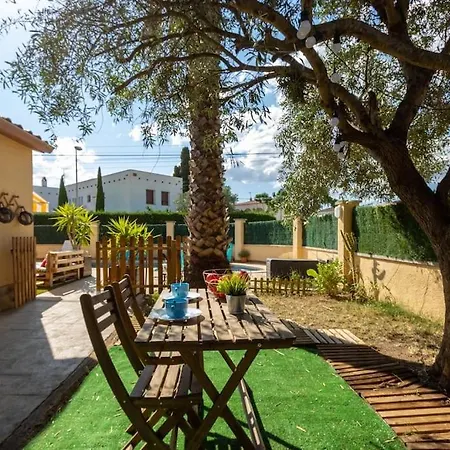 Casita Con Jardin, Bbq, Wifi, Centro Y Playa Сasa de vacaciones