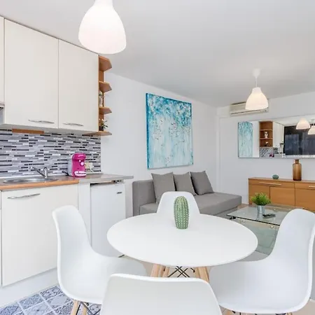 Сasa de vacaciones Casita Con Jardin, Bbq, Wifi, Centro Y Playa Ampuriabrava