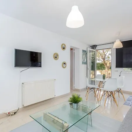 Casita Con Jardin, Bbq, Wifi, Centro Y Playa Holiday home